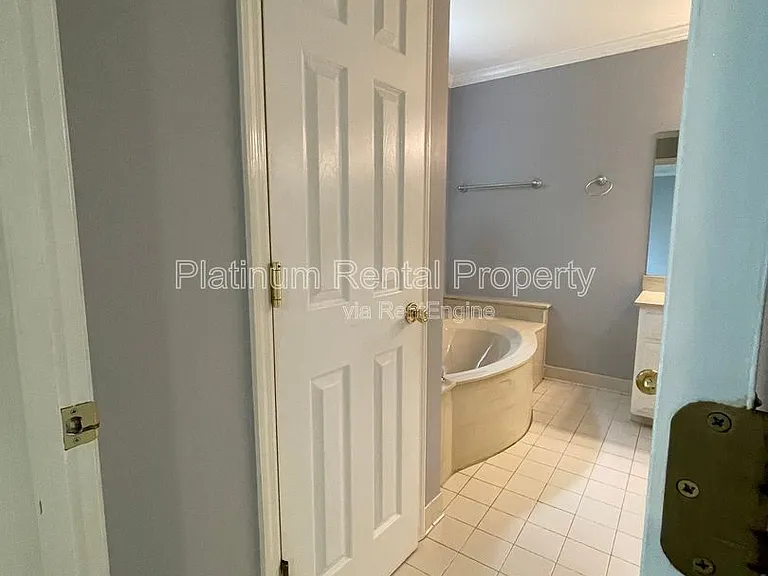 4204 N Mountain Rd NE — Photo 26