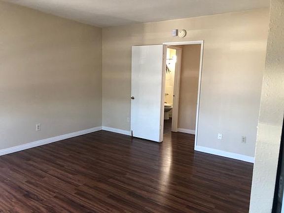 4th image of 540 S Broadway #B