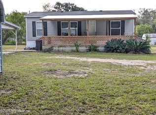 102 Cherokee Ave, Interlachen, FL 32148