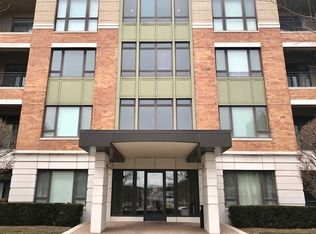 1000 Village Center Dr UNIT 207, Burr Ridge, IL 60527