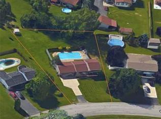 8150 Crestview Dr, Niagara Falls, NY 14304