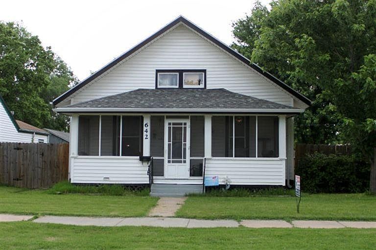 1st image of 642 S Phillips Ave