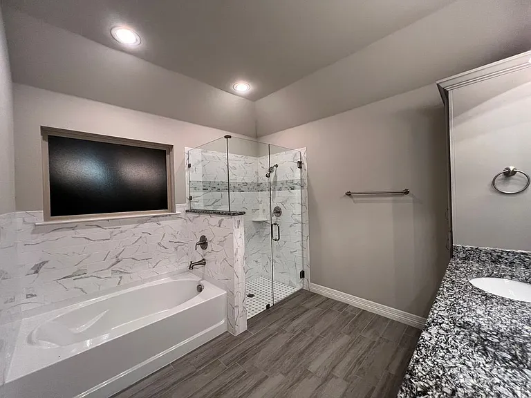 148 Frank St — Photo 11