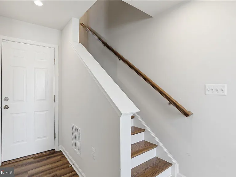 186 Coolidge Ave — Photo 18