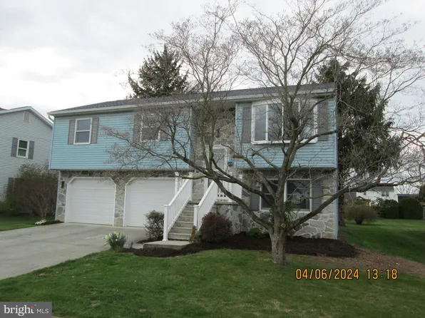 48 Honeysuckle Dr, Mechanicsburg, PA 17050