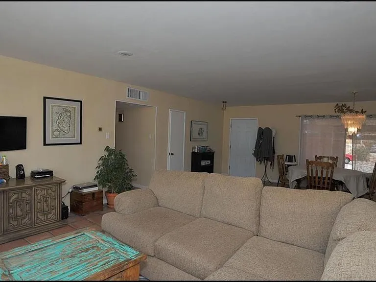 4233 Hampshire Ln — Photo 13