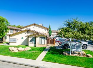 226 E Hazelwood Dr, Lemoore, CA 93245