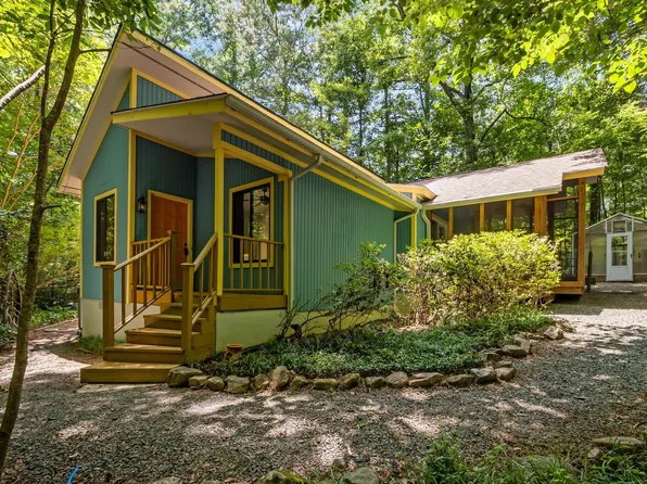 9709 Greenfield Rd, Chapel Hill, NC 27516