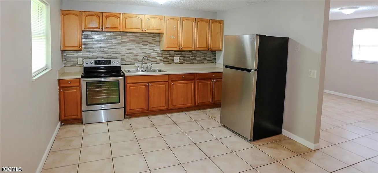 2 bed, 1.0 bath, 920 sqft, $1,100 — Photo 1