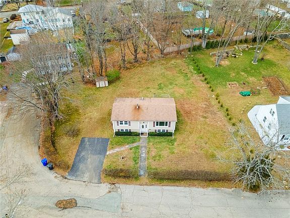 3rd image of 17 Podgurski St
