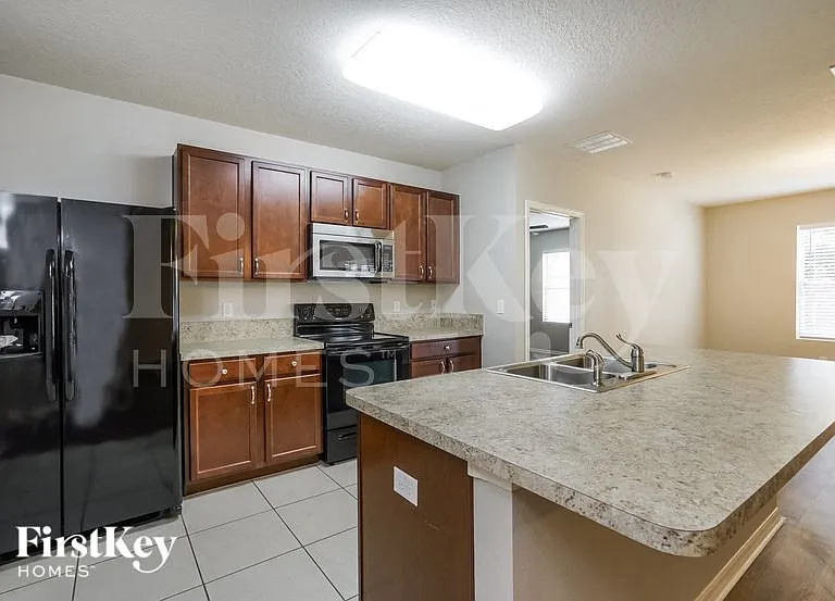 16736 Citrus Pkwy — Photo 6