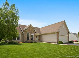 215 Pine Ridge Ln, Montgomery, IL 60538