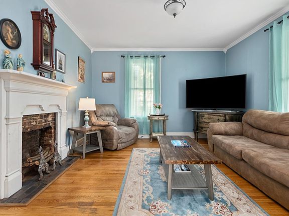 5th image of 18 E Peabody St