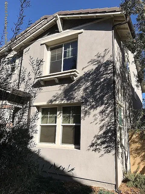 3 bed, 1570 sqft, $3,595 — Photo 2