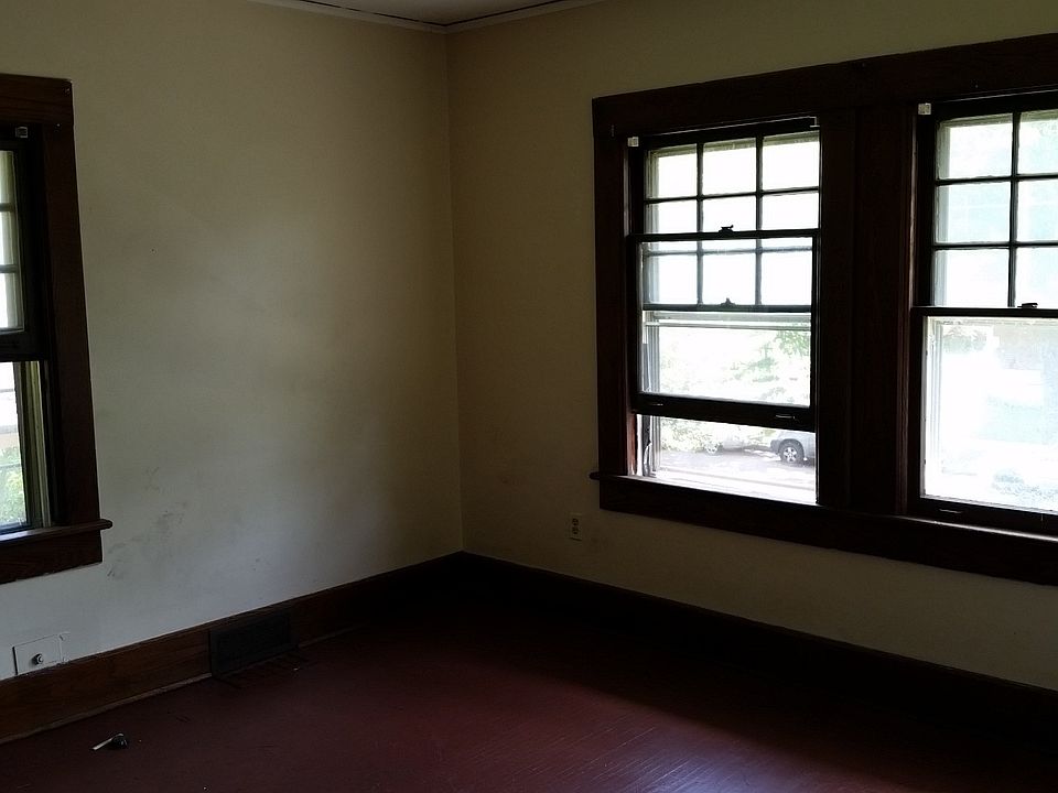 2nd image of 1779 Saint Paul St