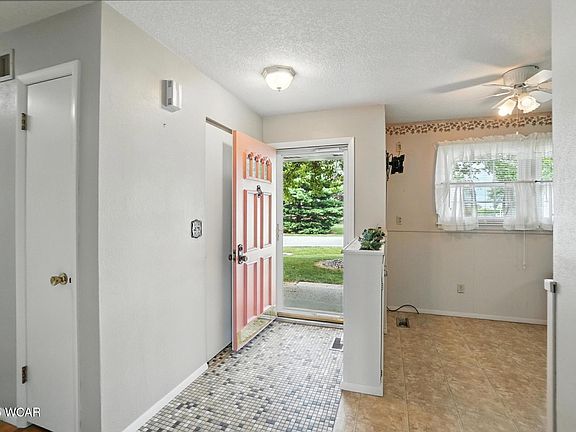 4th image of 2598 Debbie Dr