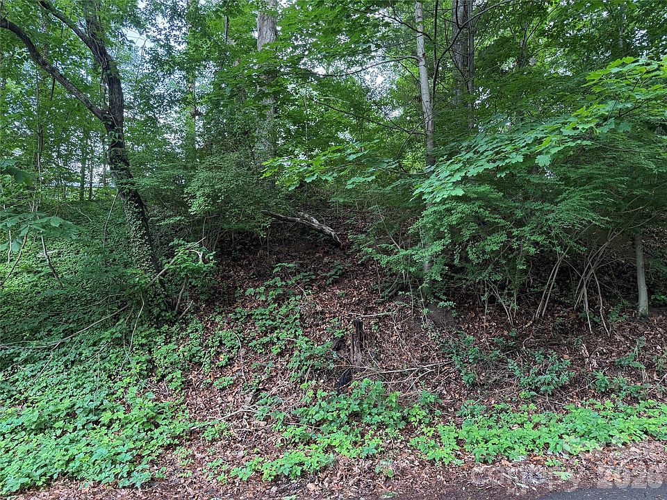 2nd image of 89 Iris St