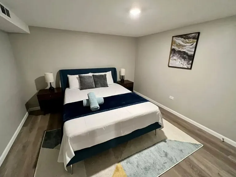 N734 Barry Ave — Photo 4
