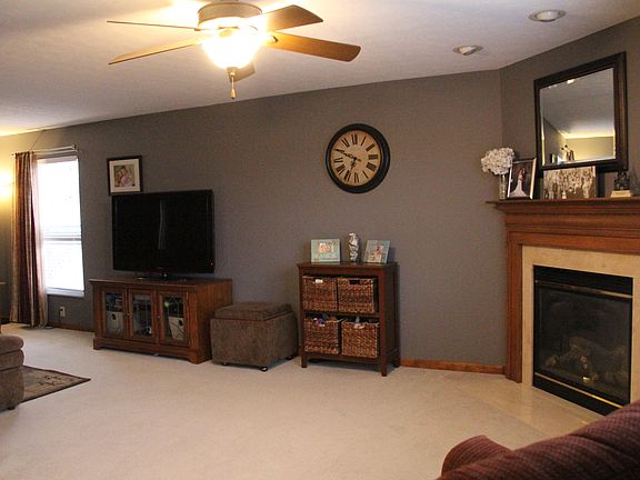 4th image of 5639 Berkshire Dr