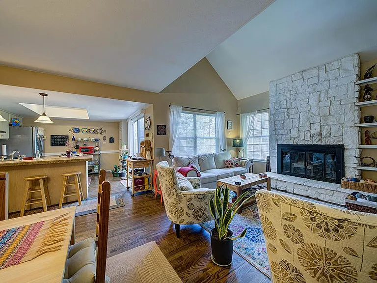 434 Cobblestone Dr — Photo 6