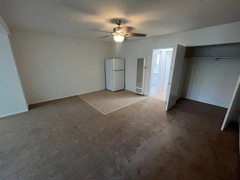 225 S Occidental Blvd — Photo 2