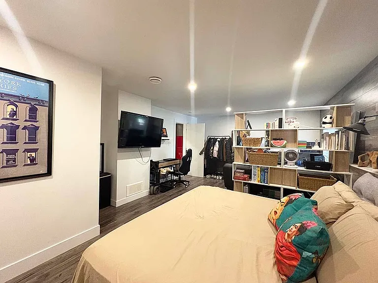 609 Lidster Pl — Photo 3
