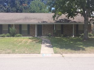 9722 Cedardale Dr, Houston, TX 77055
