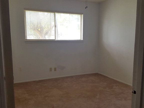 4th image of 428 Davis St