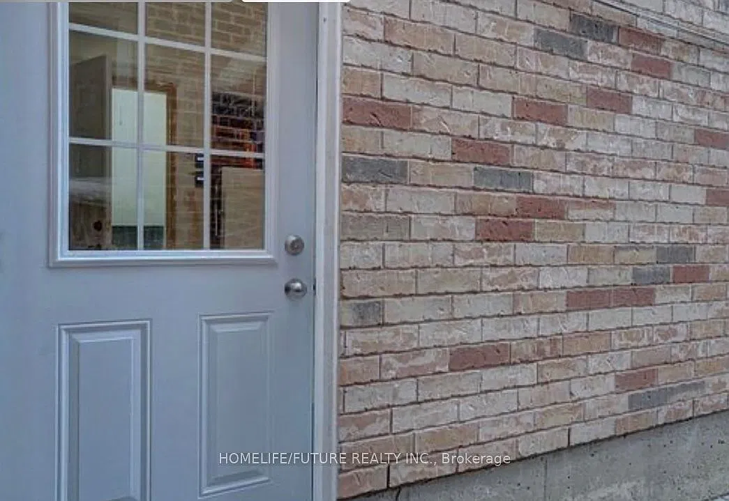 3 bed, $1,700 — Photo 2