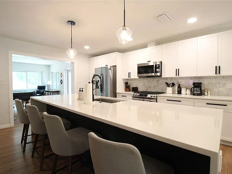 3745 SW 6th Pl — Photo 7