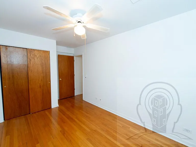 5222 W Belmont Ave #2F — Photo 8