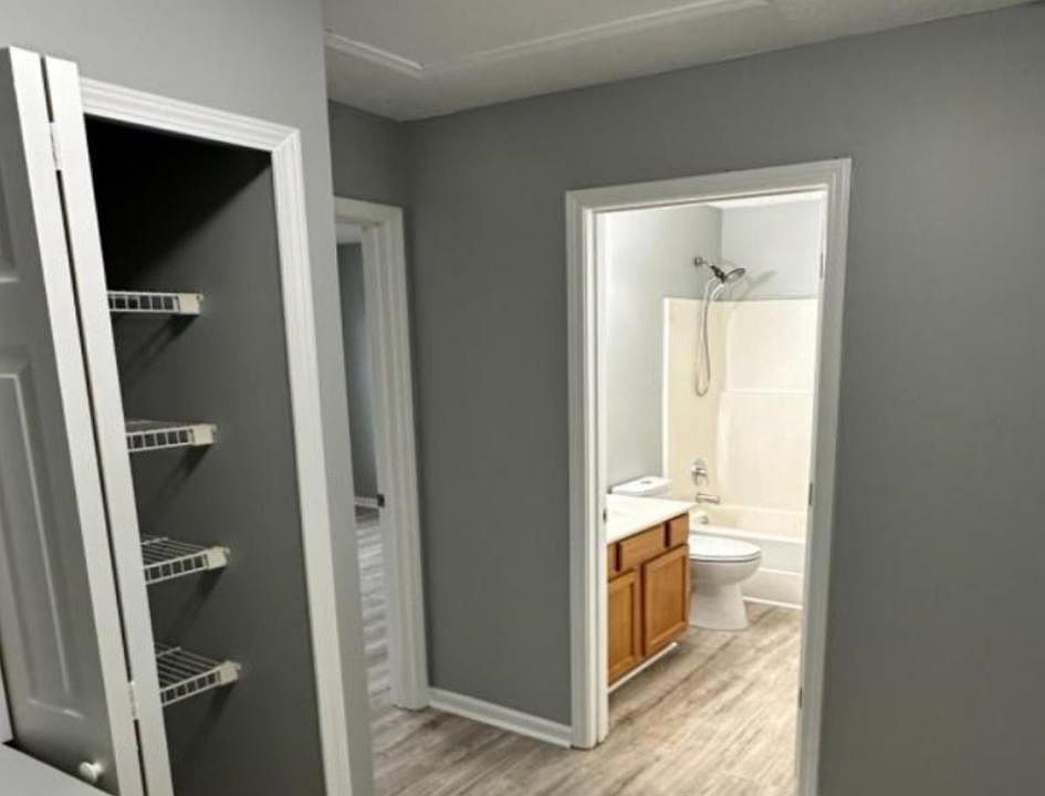 1st image of 932 Altamont Ct #2