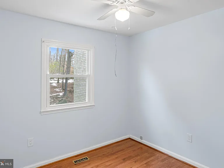 2053 Mayflower Dr — Photo 32