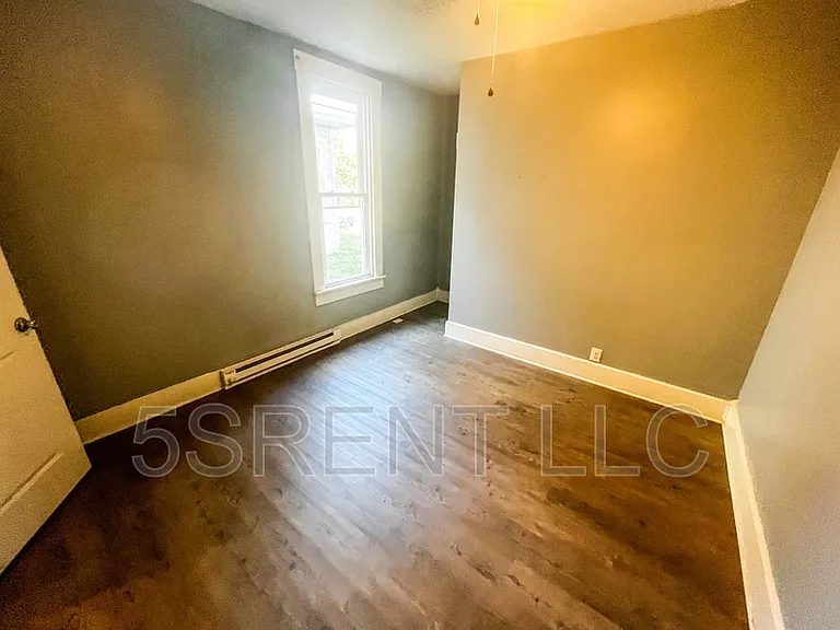 406 Gray Ave — Photo 9