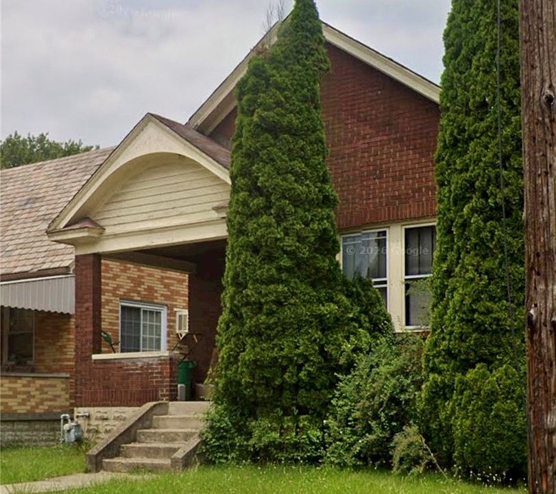 2nd image of 9 Robertson Pl