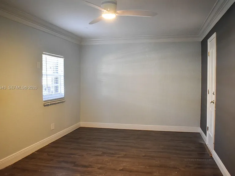 2218 N Harding St — Photo 28