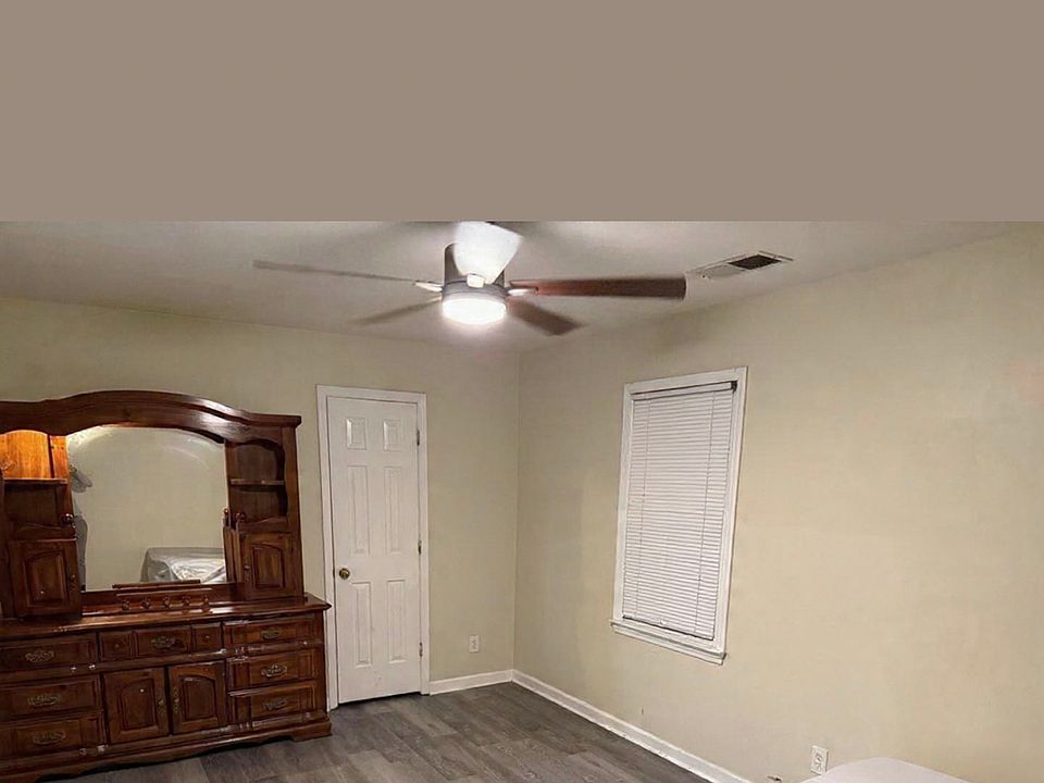 2nd image of 835 Prestonwood Dr