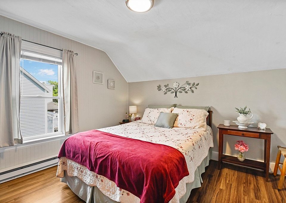 1st image of 212 Spruce St Floor 2