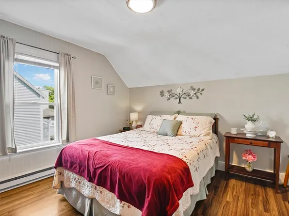 212 Spruce St Floor 2, Leominster, MA 01453