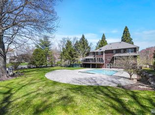 5 Collette Dr, Ramsey, NJ 07446