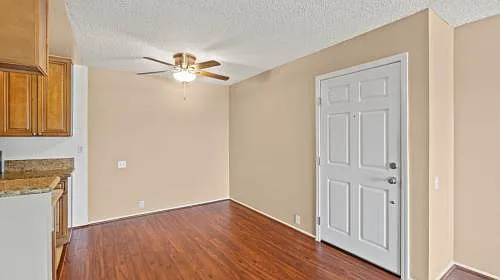Vista Apartments — Photo 19