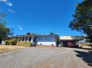 13748 Lookingglass Rd, Winston, OR 97496