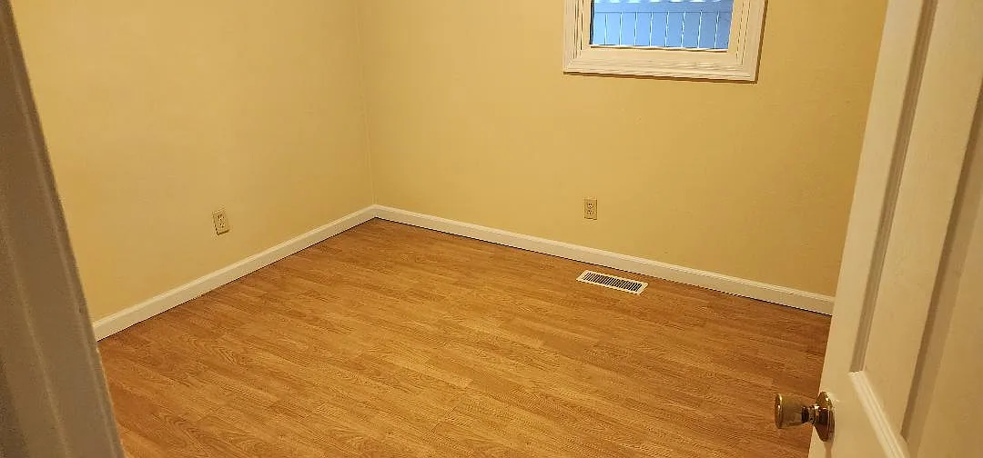 2 bed, $1,050 — Photo 4