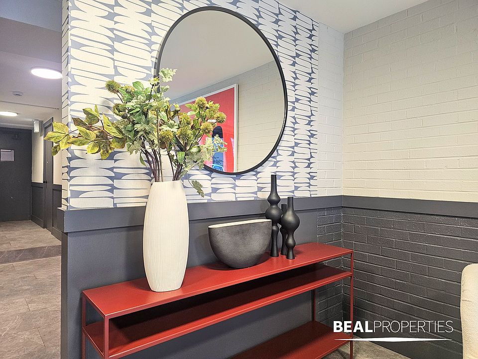 1st image of 555 W Stratford Pl APT 206