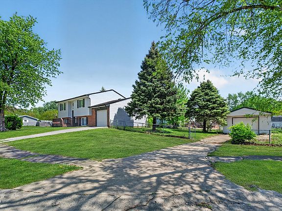 2nd image of 257 Sierra Ct