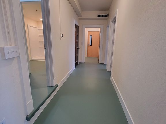 4th image of 233 N Front St #202