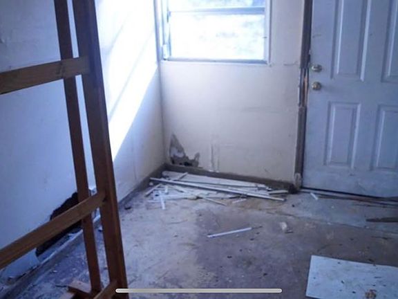 4th image of 4376 Ashland Dr