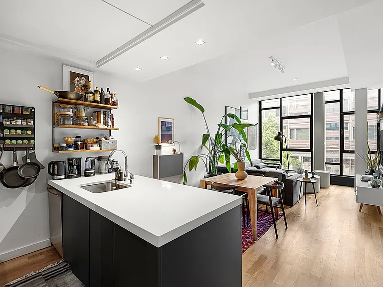 161 N 4th St #2B — Photo 5