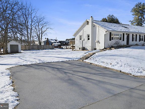 4th image of 114 S Lockwillow Ave