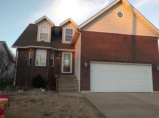 463 Pershing Ave, Wood River, IL 62095